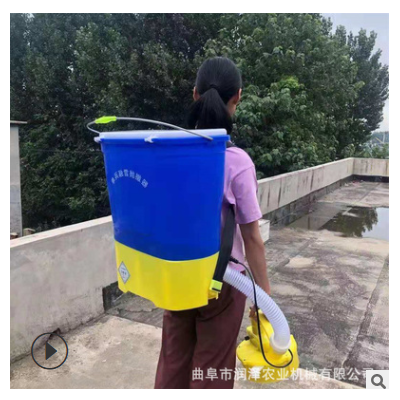單兵融雪拋灑器背負(fù)式電動(dòng)追肥農(nóng)用顆粒撒肥機(jī)魚塘飼料自動(dòng)拋撒機(jī)