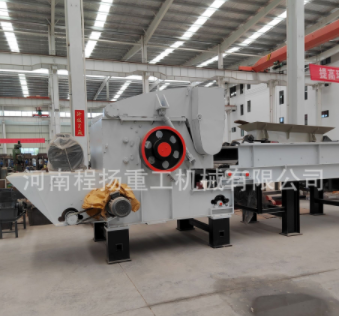 移動大型木材綜合破碎機(jī) 建筑模板樹干削片機(jī) 樹枝綜合木材粉碎機(jī)