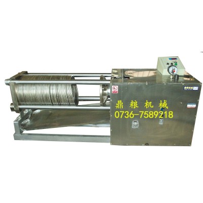 新型臥式液壓榨油機，自動壓榨自動退榨，不銹鋼材質(zhì)，出油率高