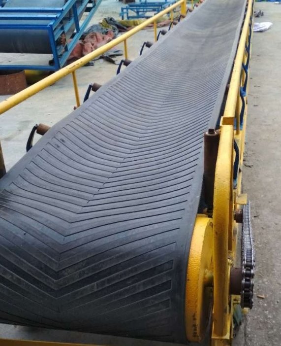 移動升降式皮帶輸送機 袋裝糧食裝車皮帶機 運行平穩(wěn)